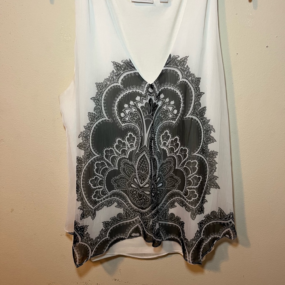 New York & Company White Tank Top with Gray Pattern